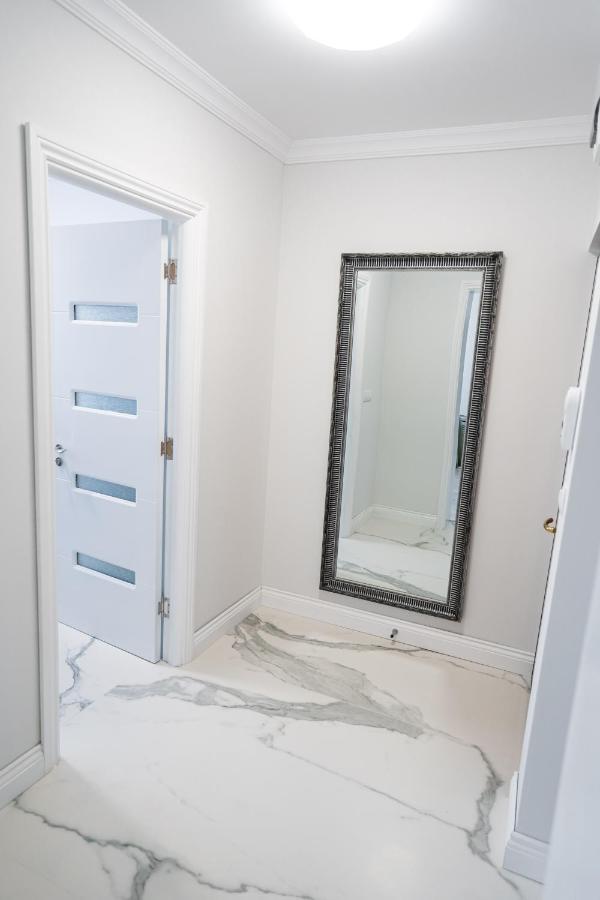 Gabi Apartament Suceava Exterior foto